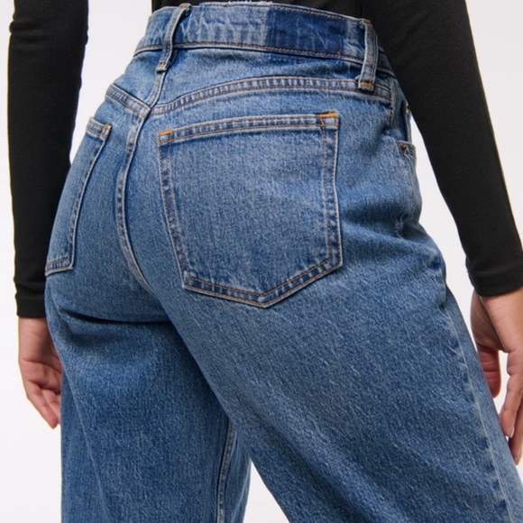 Abercrombie & Fitch High Rise Blue Jeans - Picture 2 of 13